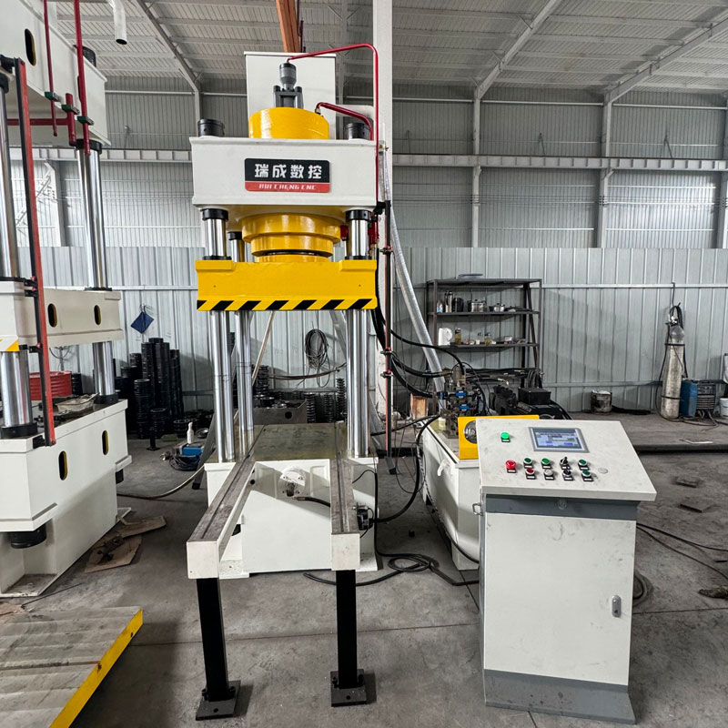 J9国际集团数控315吨三梁四柱液压机多少钱一台？